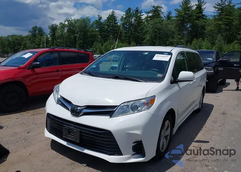 2020 Toyota Sienna Le z USA, uszkodzony, nr VIN 5TDKZ3DC8LS065569